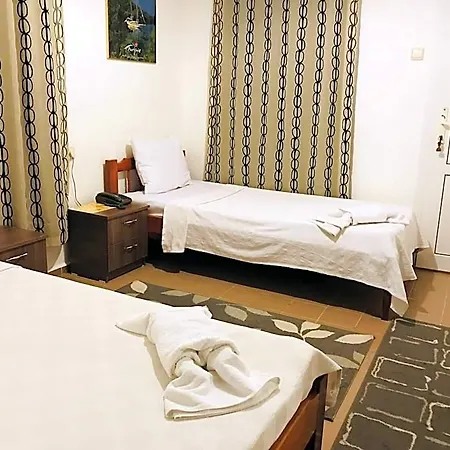 Cam Hotel *