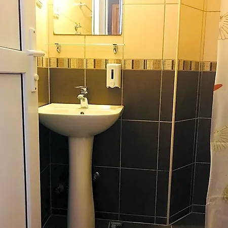 Cam Hotel