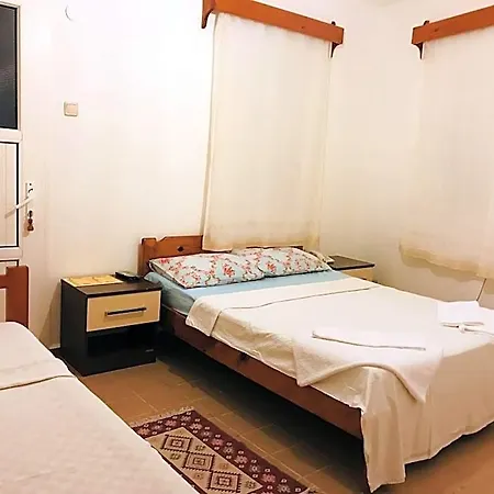 Hotel Cam *